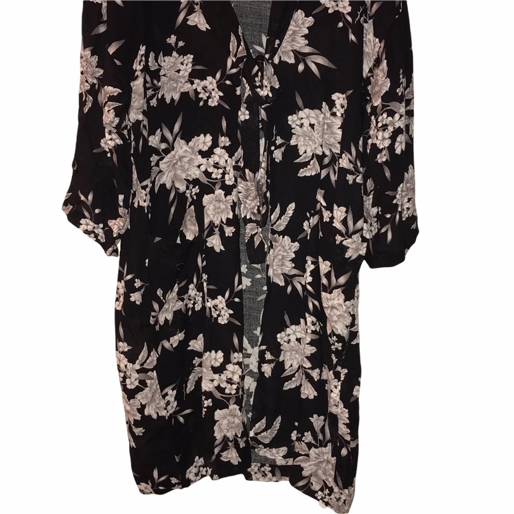 Spiritual Gangster Black White Floral Kimono/Robe